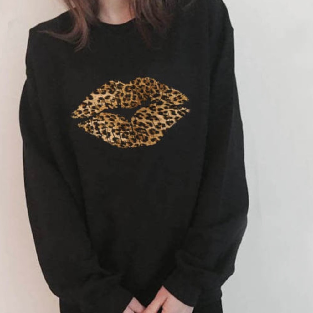 Leopard Lips Graphic Printed Funny Casual Long Sleeve Sweatshirt  Leopard